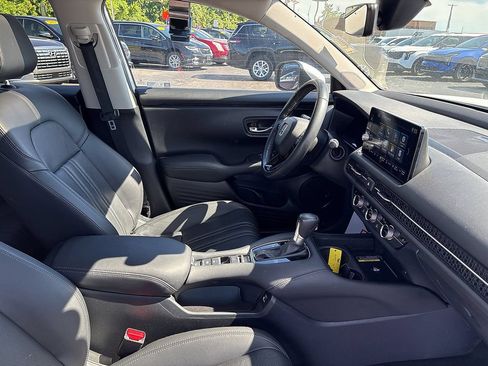 Used 2023 Honda HR-V EX-L image 7