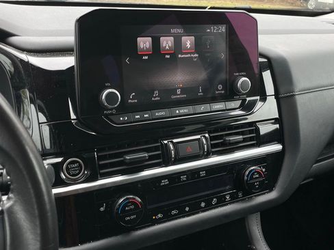 Used 2024 Nissan Pathfinder SV w/ Cargo Package image 17