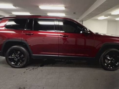 Used 2024 Jeep Grand Cherokee L Altitude AWD/4WD image 9