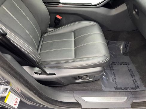 Used 2022 Land Rover Range Rover Velar R-Dynamic S image 44