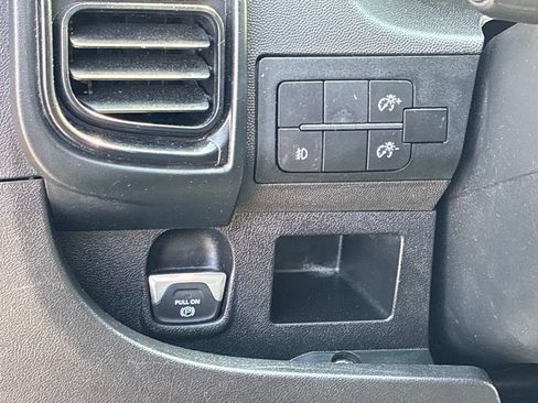 Used 2025 RAM ProMaster 2500 w/ U-Haul Equipment Group FWD image 30