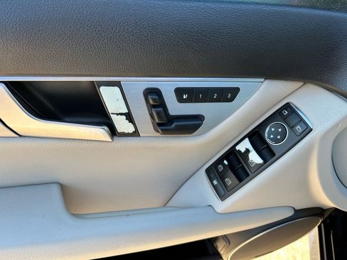 Used 2013 Mercedes-Benz C 250 Sedan image 10