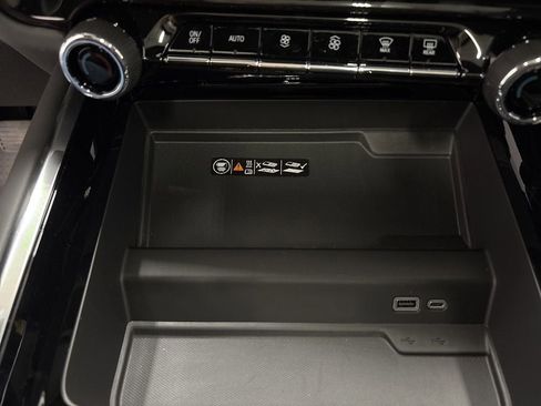 New 2026 Chevrolet Suburban High Country w/ Sun And Tow Package AWD/4WD image 20