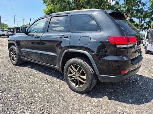 Used 2016 Jeep Grand Cherokee Laredo 75th Anniversary AWD/4WD image 6