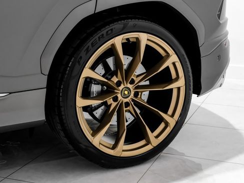 Used 2022 Lamborghini Urus image 54