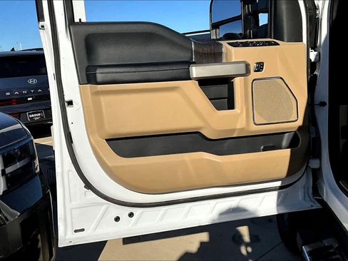 Used 2020 Ford F250 Lariat w/ Lariat Value Package image 20