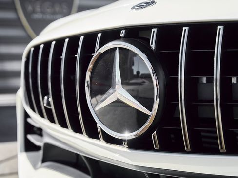 Used 2018 Mercedes-Benz AMG GT R image 8