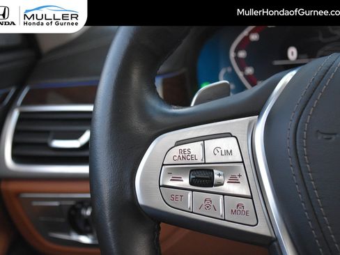 Used 2020 BMW 750i xDrive w/ Executive Package image 25