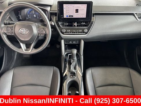 Used 2024 Toyota Corolla Cross XLE w/ Convenience Package AWD/4WD image 16