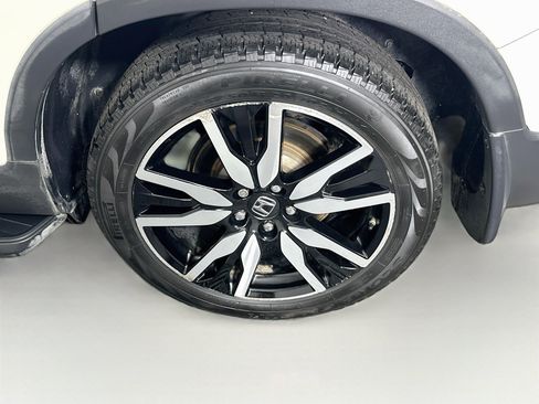 Used 2019 Honda Pilot Touring image 11