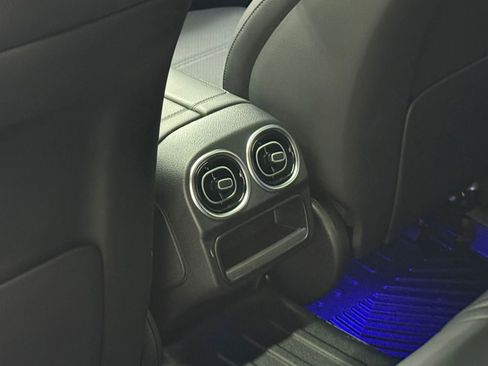 Used 2024 Mercedes-Benz C 300 Sedan w/ Advanced USB Package image 41