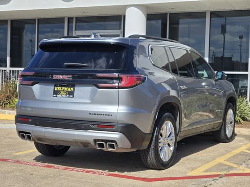 Used 2024 GMC Acadia Elevation w/ Luxury Package image 3