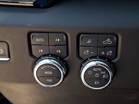 Used 2023 GMC Sierra 1500 AT4X AWD/4WD image 25