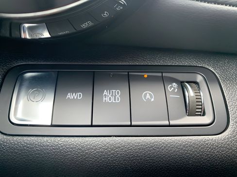 Used 2025 Chevrolet Equinox LT w/ Convenience Package II AWD/4WD image 12