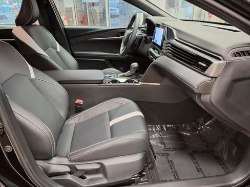 Used 2025 Toyota Camry SE FWD image 10