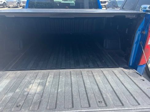 Used 2022 Chevrolet Silverado 1500 LT AWD/4WD image 9