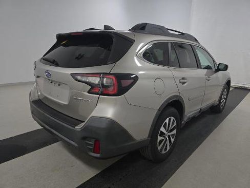 Used 2020 Subaru Outback Premium image 4