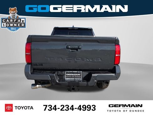 Used 2025 Toyota Tacoma SR5 AWD/4WD image 10