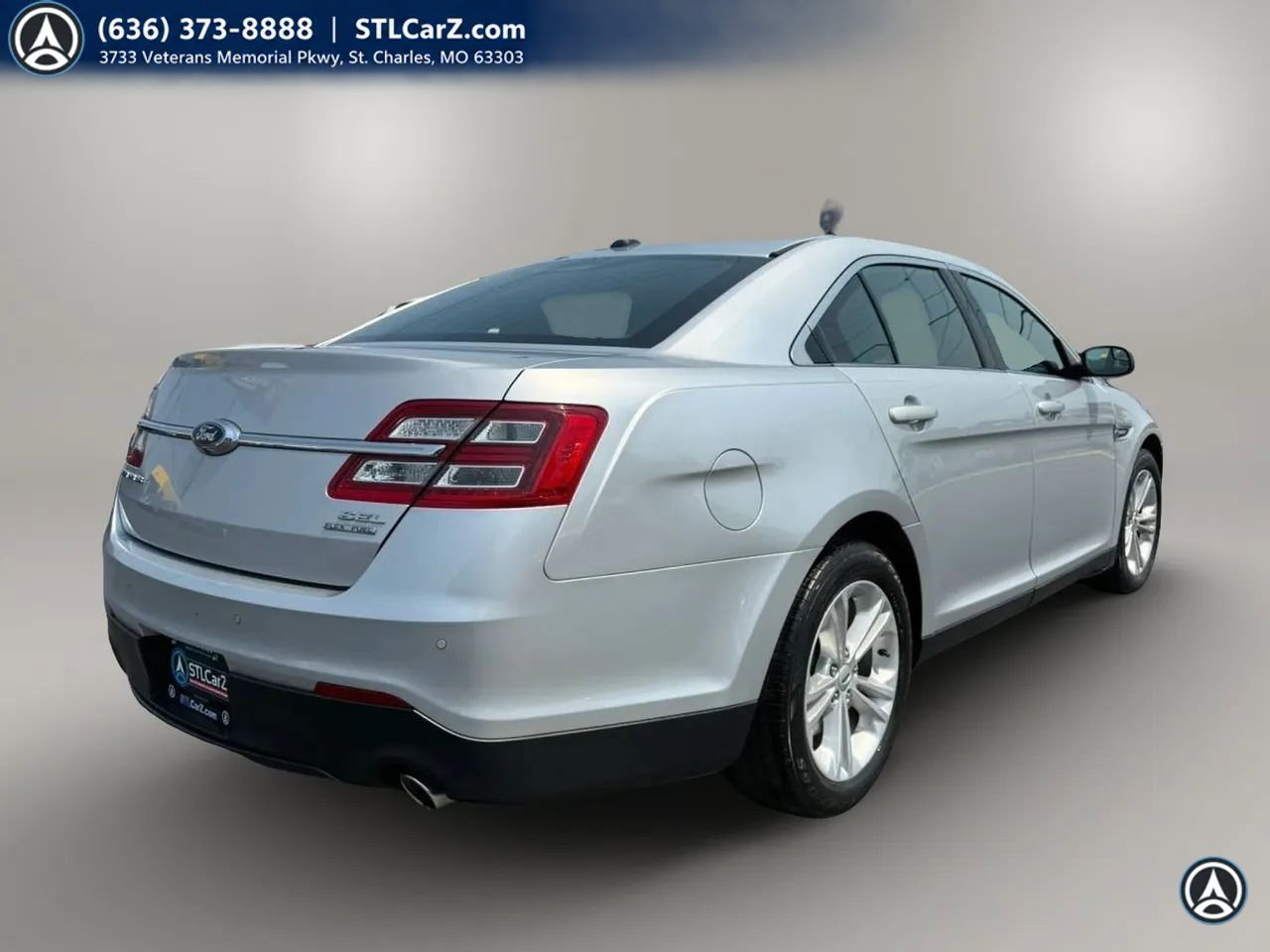 Used 2016 Ford Taurus SEL FWD image 3