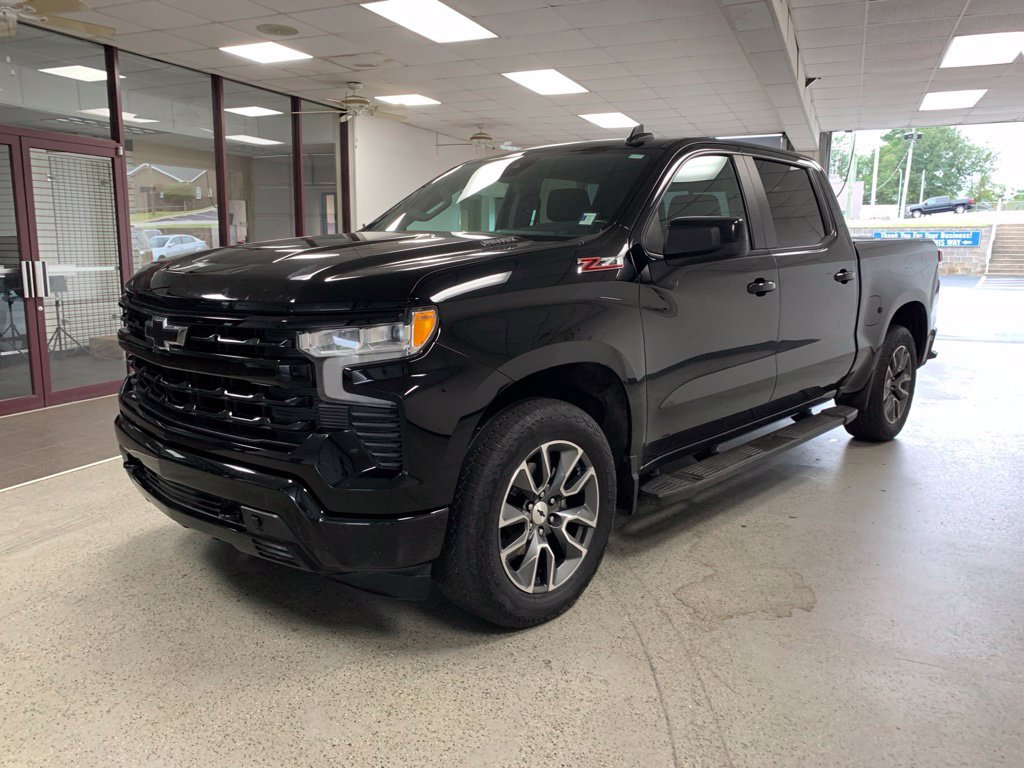 Used 2024 Chevrolet Silverado 1500 RST w/ Convenience Package II AWD/4WD image 4