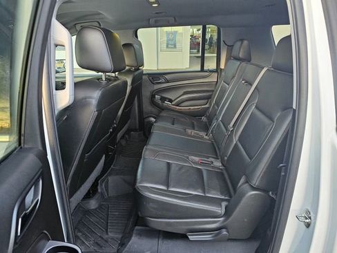 Used 2018 Chevrolet Suburban LT image 19
