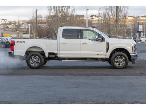 Used 2025 Ford F350 Lariat image 2