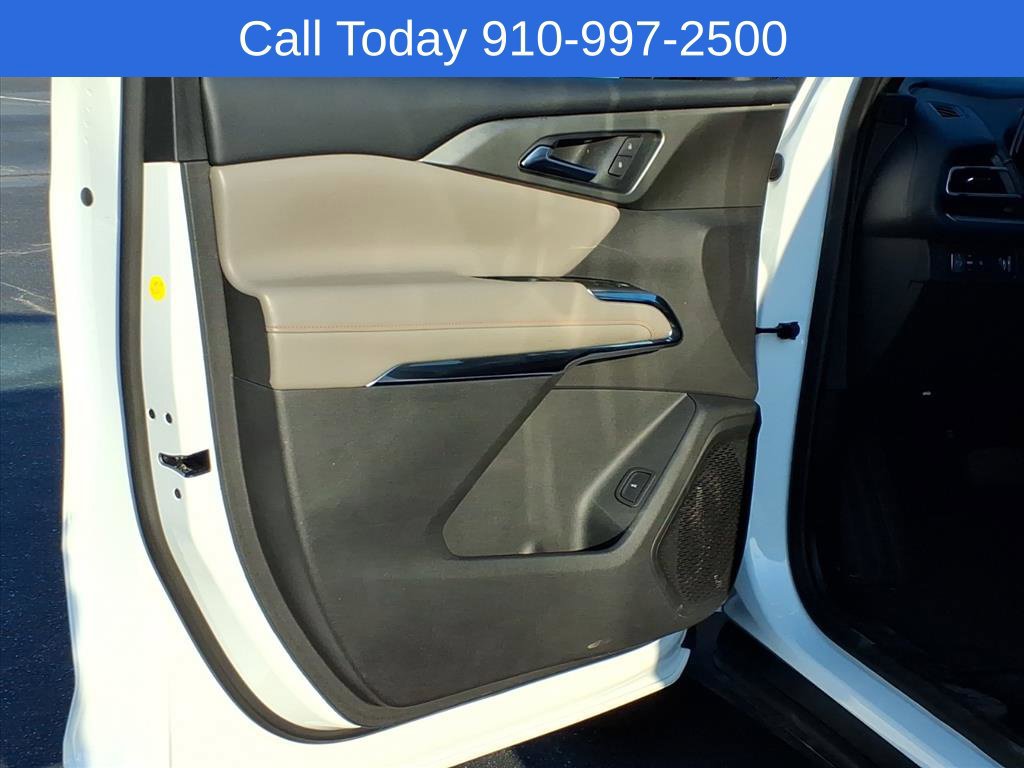 Used 2026 Chevrolet Traverse LT w/ Driver Confidence Package FWD image 12