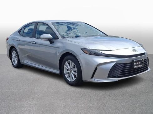Used 2025 Toyota Camry LE FWD image 3