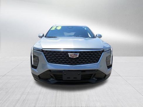 Certified 2024 Cadillac XT4 Premium Luxury image 3