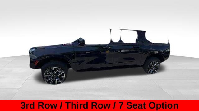Used 2024 Chevrolet Suburban Z71 w/ Luxury Package AWD/4WD image 2