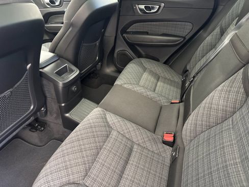 Used 2022 Volvo XC60 T8 Inscription Expression image 12