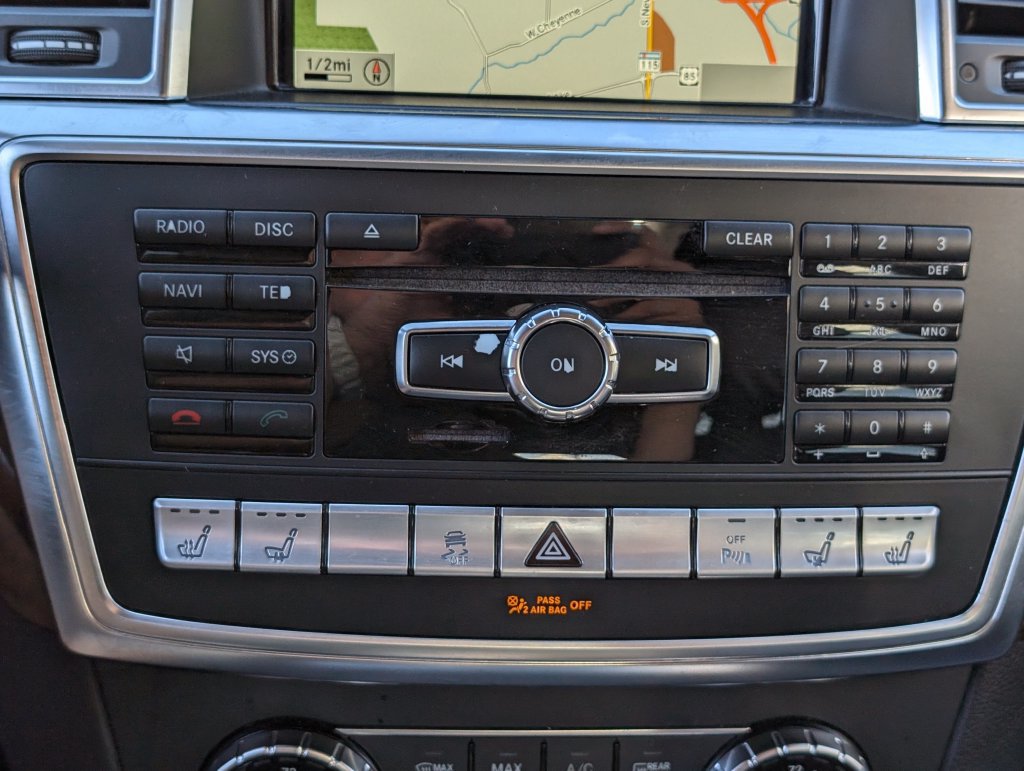 Used 2016 Mercedes-Benz GL 550 4MATIC image 16