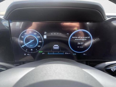 New 2025 Hyundai Elantra SEL image 11