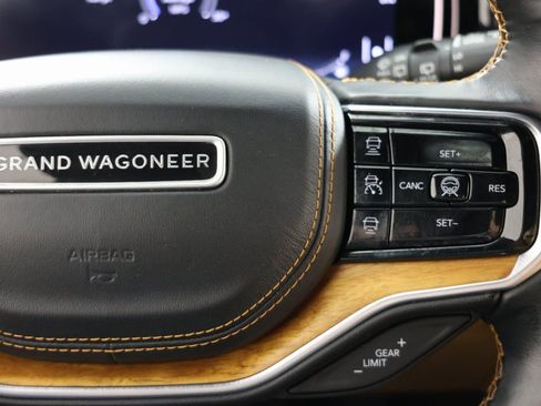 Used 2022 Jeep Grand Wagoneer Series III w/ Rear Seat Video Group 1 image 32