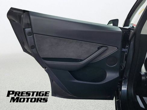 Used 2023 Tesla Model Y Long Range AWD/4WD image 24