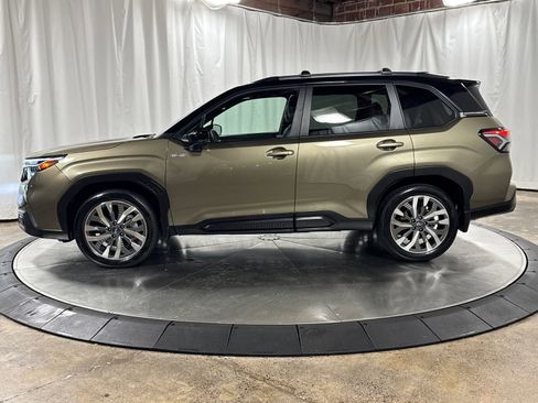 Used 2025 Subaru Forester Touring w/ Touring Package AWD/4WD image 6