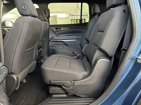 Used 2025 Chevrolet Traverse LT w/ Driver Confidence Package AWD/4WD image 36