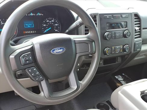 Used 2018 Ford F350 XL w/ Power Equipment Group image 4