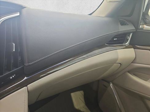 Used 2019 Cadillac Escalade Premium Luxury image 27