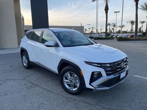 New 2026 Hyundai Tucson SE image 1
