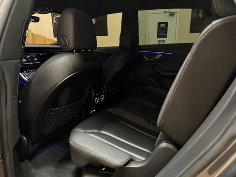 Used 2021 Audi Q8 Premium Plus image 37
