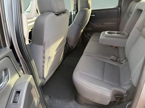 Used 2022 Nissan Frontier SV image 28