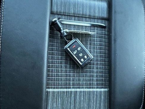 New 2023 Jeep Wagoneer Series III w/ Premium Group I image 36