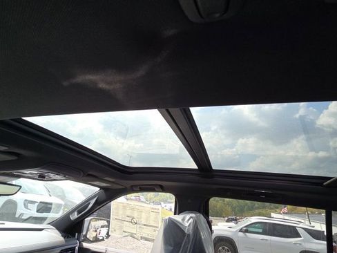 New 2026 GMC Yukon XL Elevation w/ Elevation Premium Package image 8