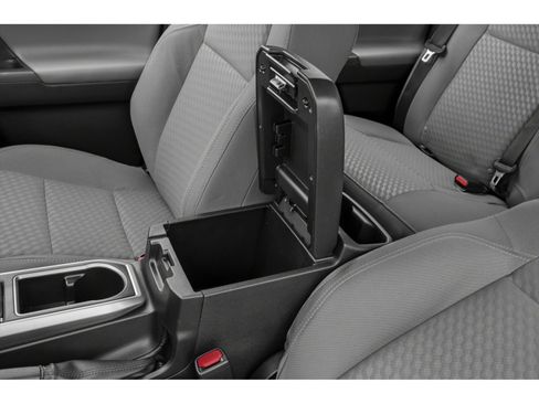 Used 2022 Toyota Tacoma SR5 AWD/4WD image 12