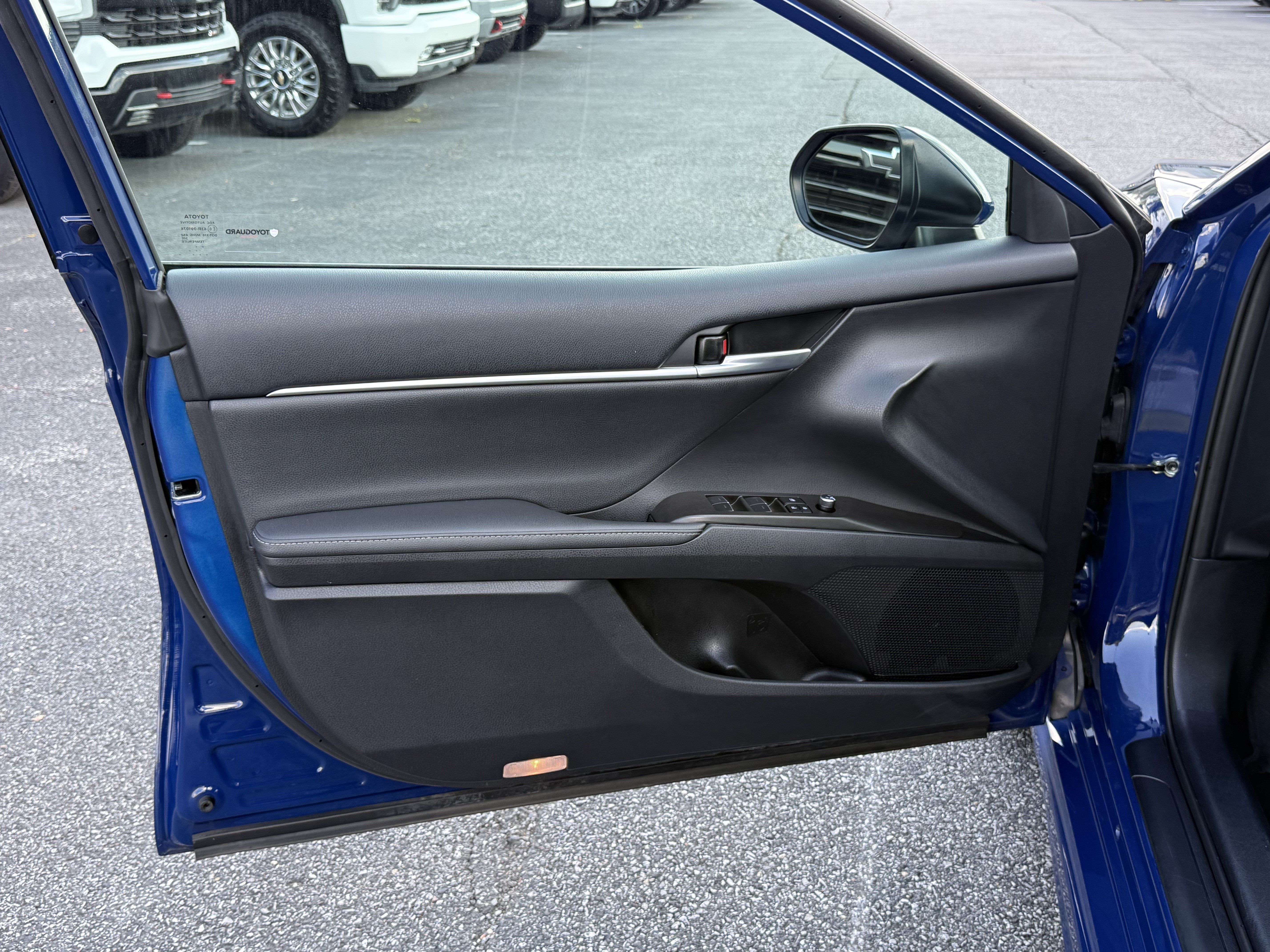 Used 2023 Toyota Camry XSE FWD image 14