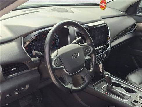 Used 2020 Chevrolet Traverse RS w/ LPO, Floor Liner Package FWD image 10