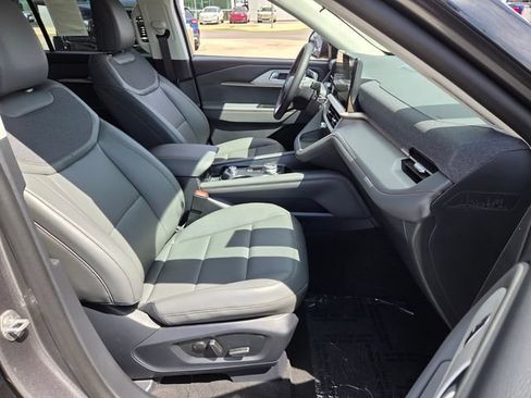 New 2026 Ford Explorer Active w/ Active Comfort Package RWD image 14