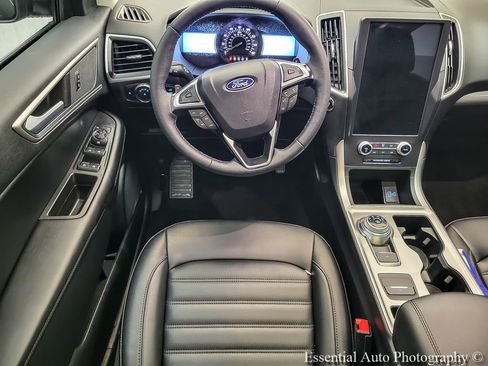 Certified 2024 Ford Edge SEL w/ Convenience Package AWD/4WD image 15