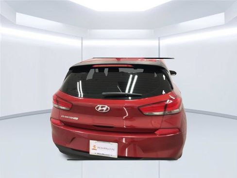 Used 2020 Hyundai Elantra GT FWD image 8